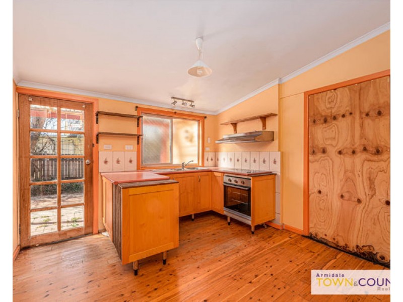 9 Crescent Street, Armidale NSW 2350