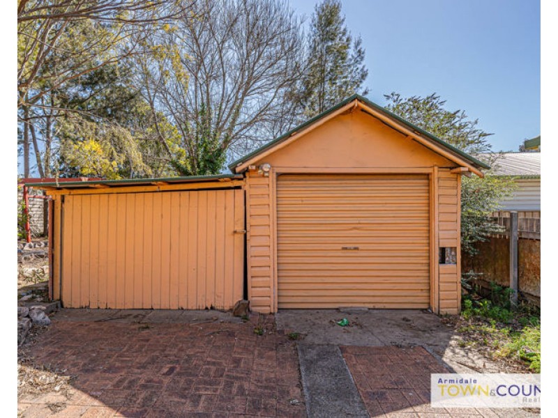 9 Crescent Street, Armidale NSW 2350
