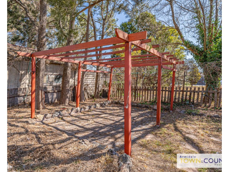 9 Crescent Street, Armidale NSW 2350