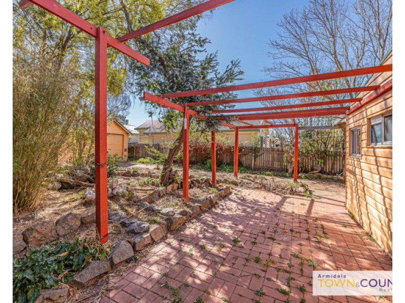 9 Crescent Street, Armidale NSW 2350