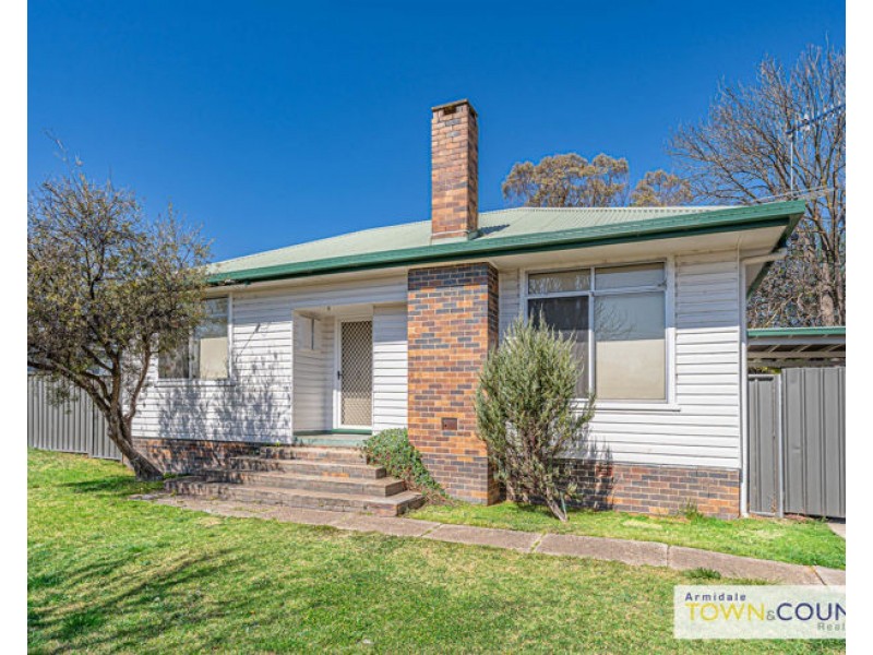 2 Barney Street, Armidale NSW 2350