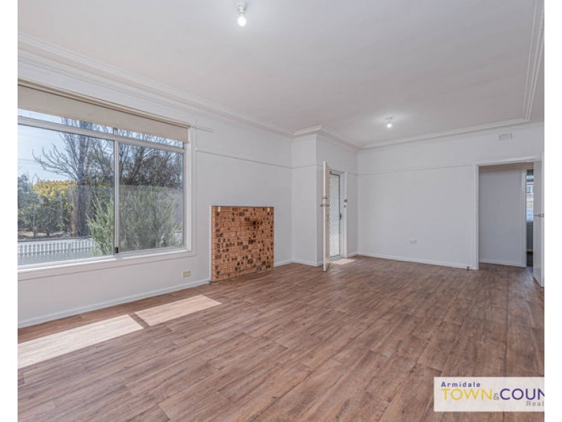 2 Barney Street, Armidale NSW 2350