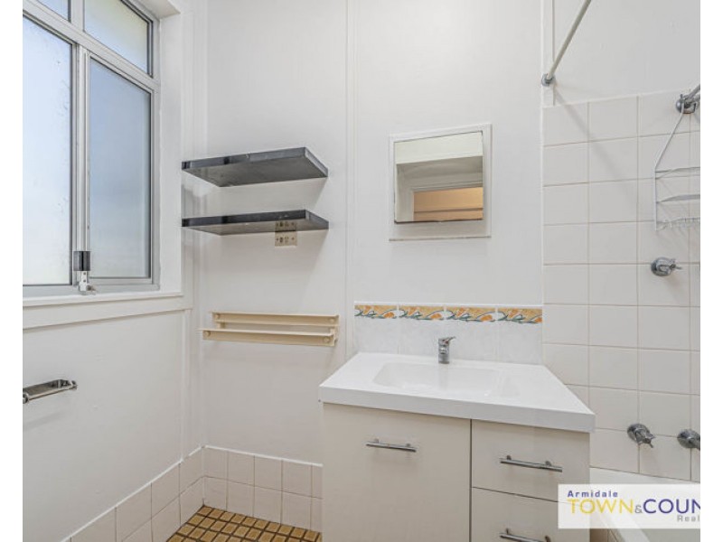2 Barney Street, Armidale NSW 2350