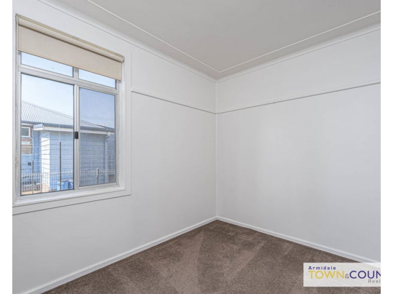 2 Barney Street, Armidale NSW 2350