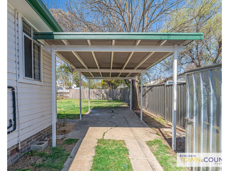 2 Barney Street, Armidale NSW 2350