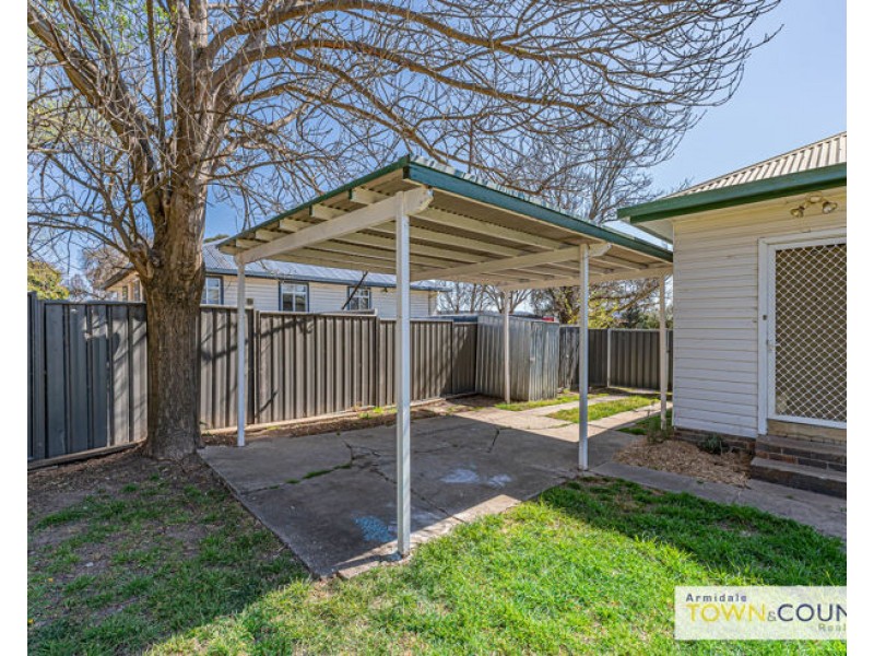 2 Barney Street, Armidale NSW 2350