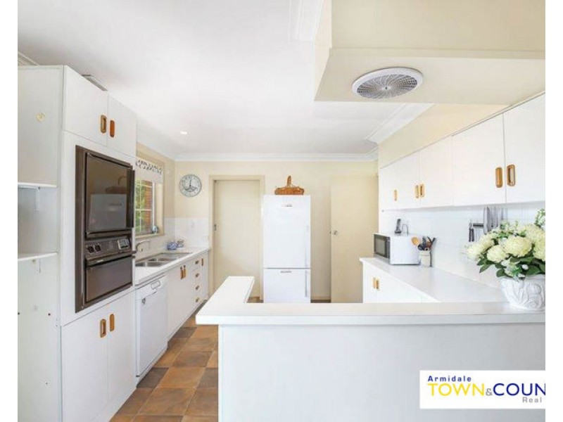 1 Drummond Avenue, Armidale NSW 2350