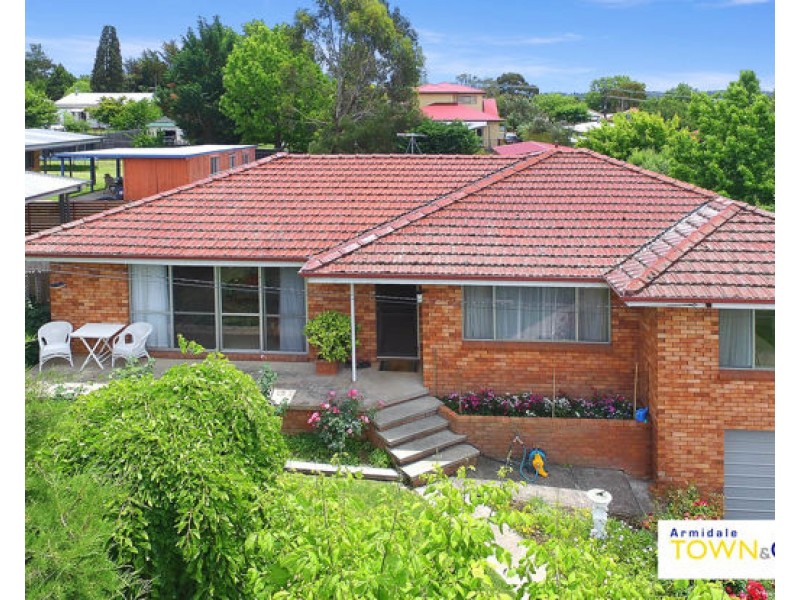 1 Drummond Avenue, Armidale NSW 2350
