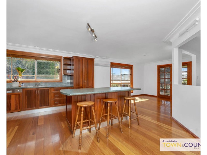 69 The Avenue, Armidale NSW 2350