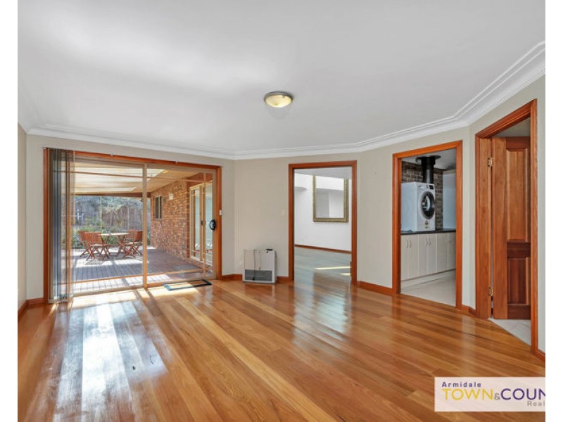 69 The Avenue, Armidale NSW 2350