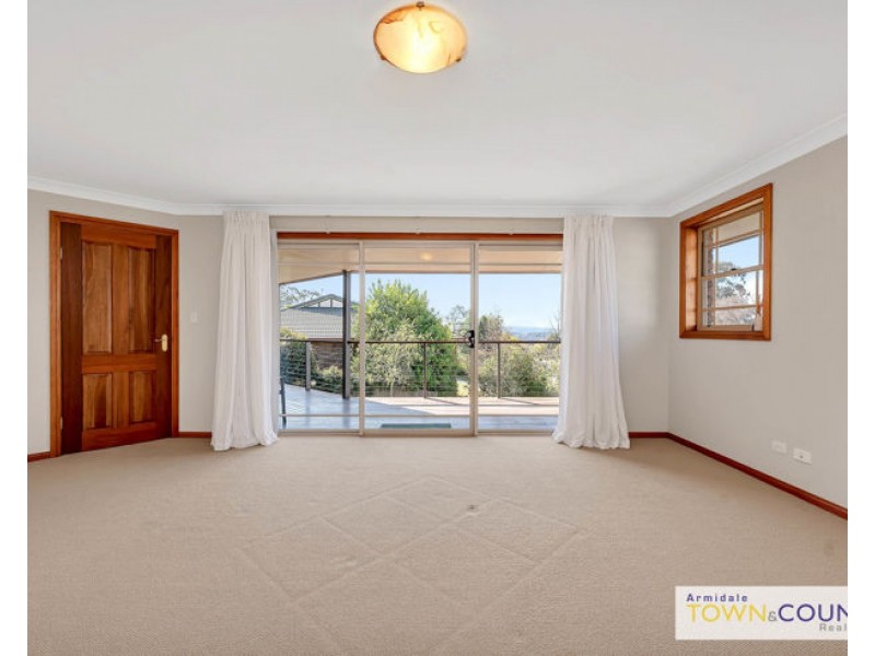 69 The Avenue, Armidale NSW 2350