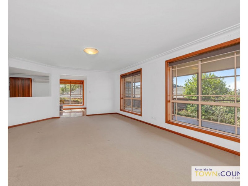 69 The Avenue, Armidale NSW 2350