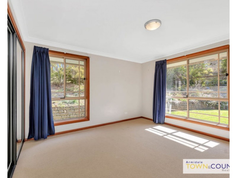 69 The Avenue, Armidale NSW 2350