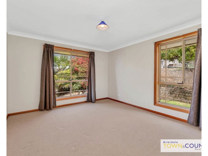 69 The Avenue, Armidale NSW 2350