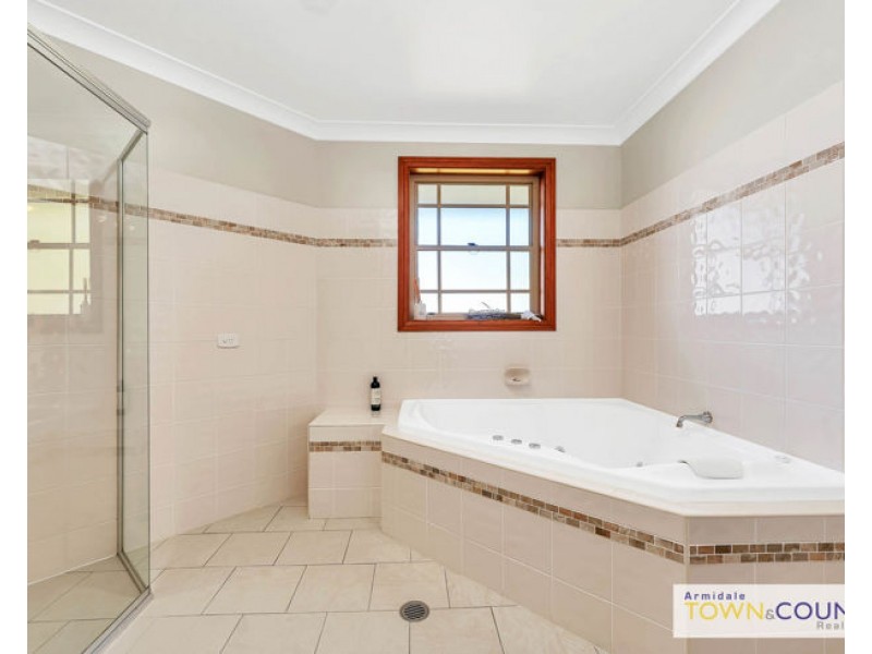 69 The Avenue, Armidale NSW 2350