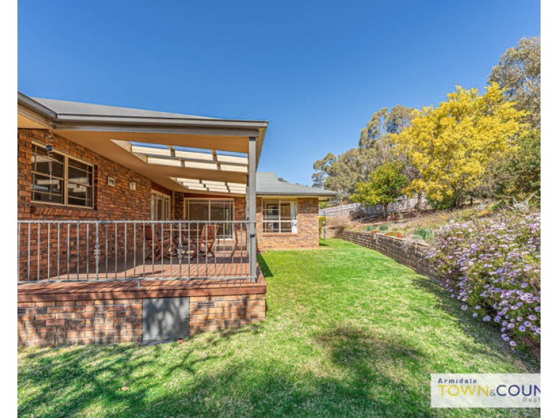 69 The Avenue, Armidale NSW 2350
