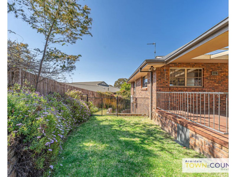 69 The Avenue, Armidale NSW 2350