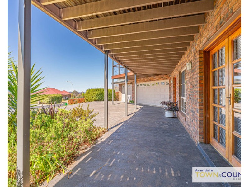 69 The Avenue, Armidale NSW 2350