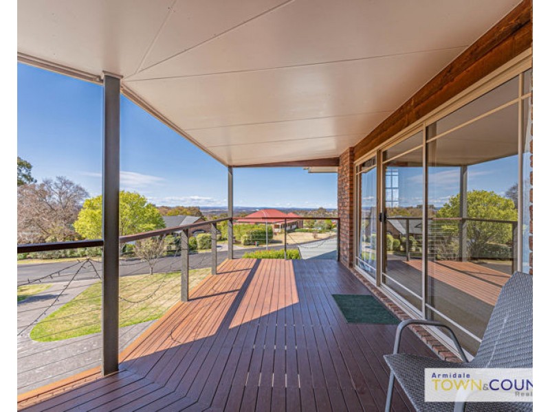 69 The Avenue, Armidale NSW 2350