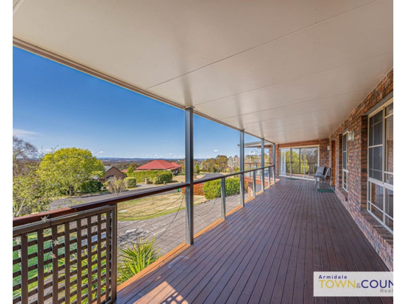 69 The Avenue, Armidale NSW 2350