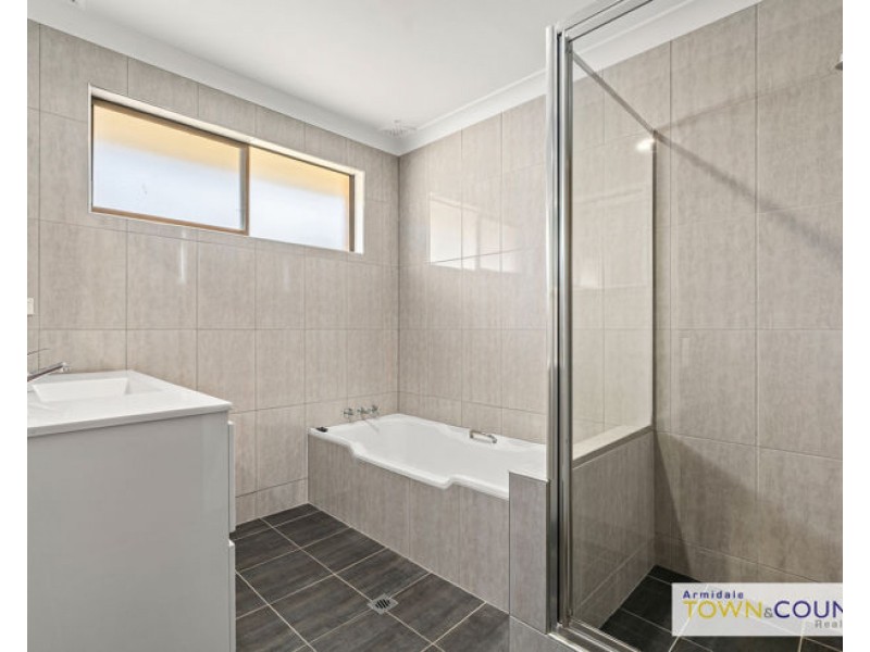 2 Wendo Street, Armidale NSW 2350