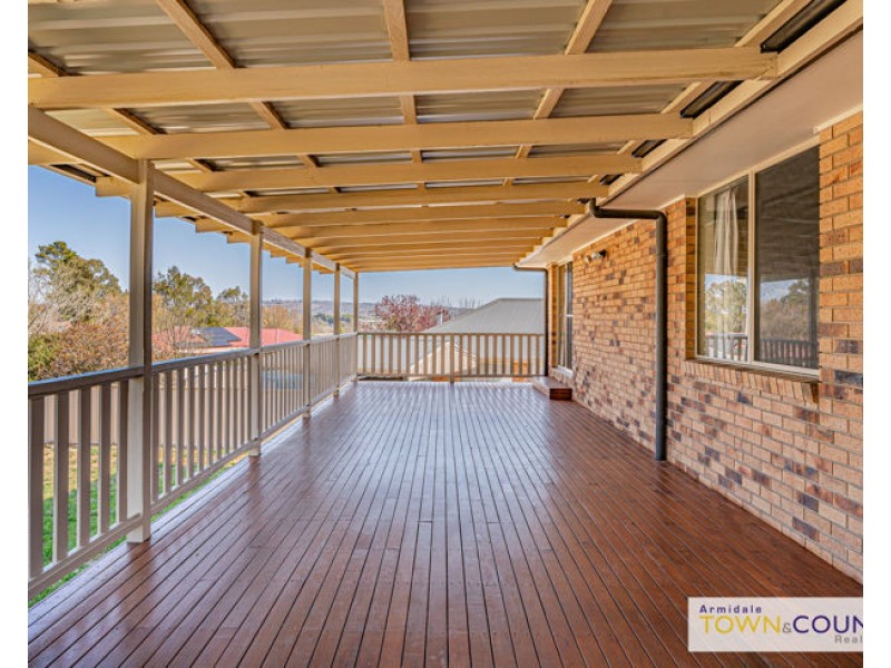 8 David Crescent, Armidale NSW 2350