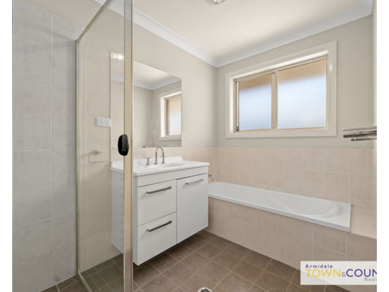 8 David Crescent, Armidale NSW 2350