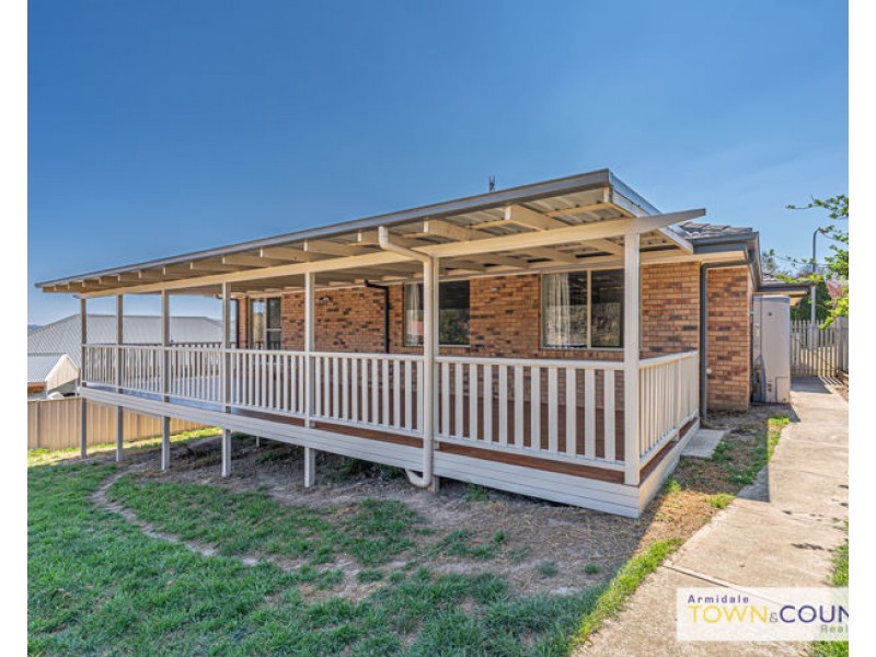 8 David Crescent, Armidale NSW 2350