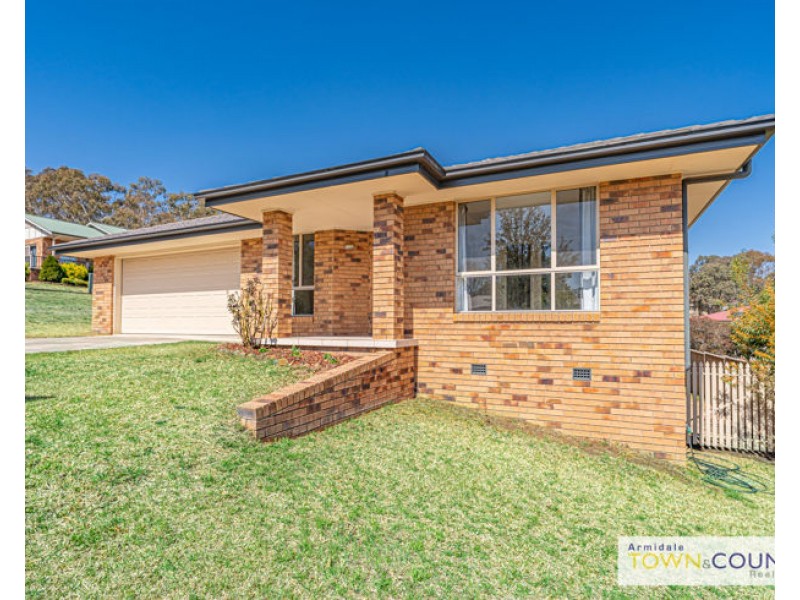 8 David Crescent, Armidale NSW 2350