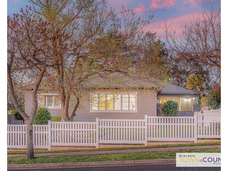 149 Barney Street, Armidale NSW 2350