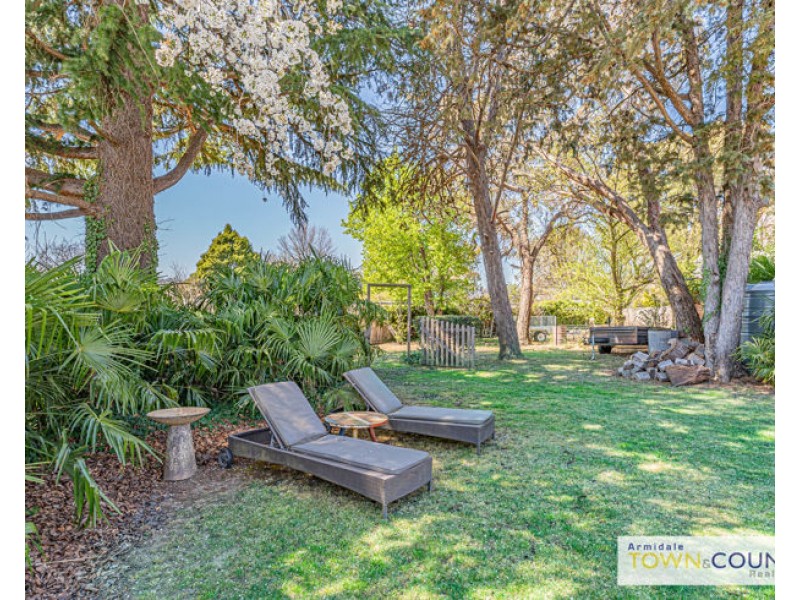 149 Barney Street, Armidale NSW 2350