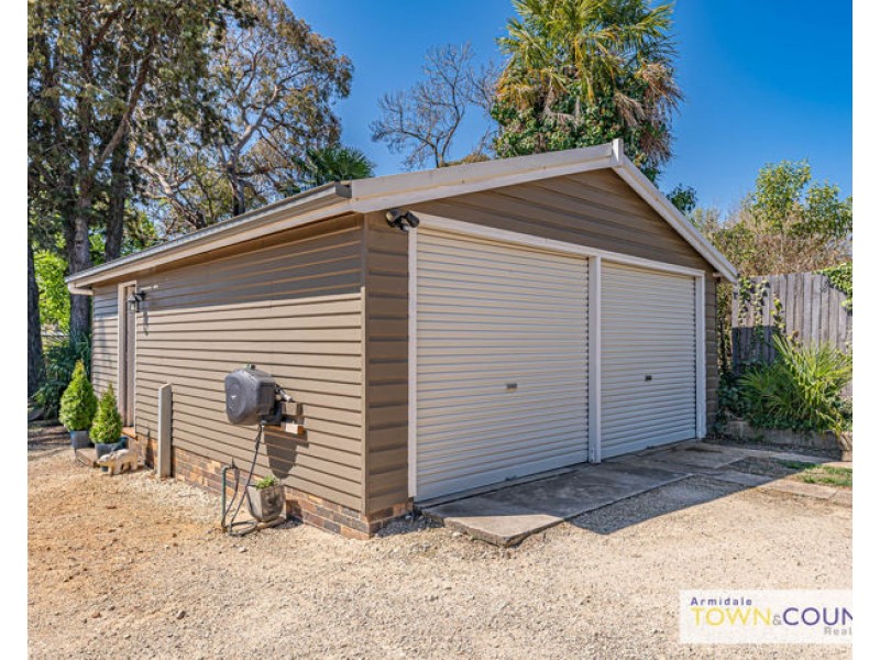 149 Barney Street, Armidale NSW 2350