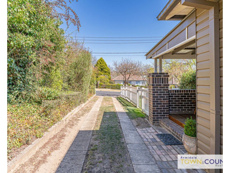 149 Barney Street, Armidale NSW 2350