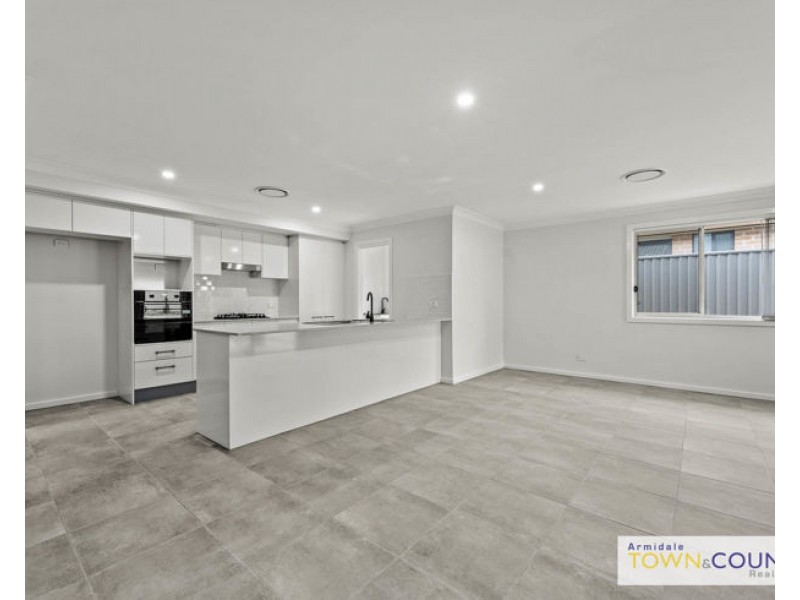 8 Bruce Close, Armidale NSW 2350