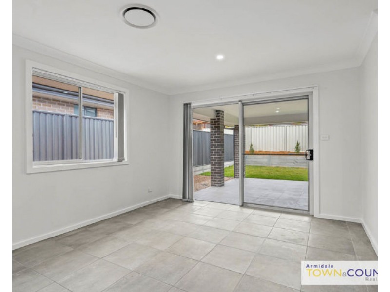 8 Bruce Close, Armidale NSW 2350