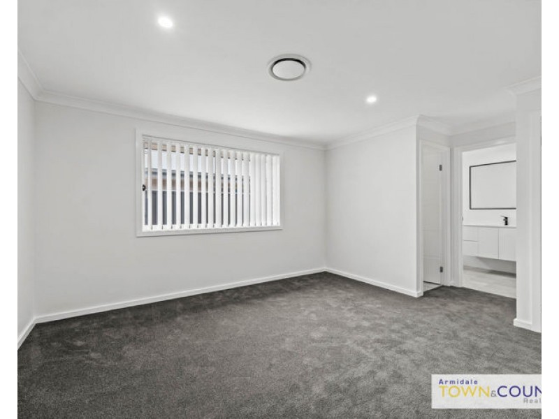 8 Bruce Close, Armidale NSW 2350