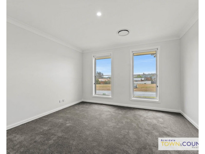 8 Bruce Close, Armidale NSW 2350
