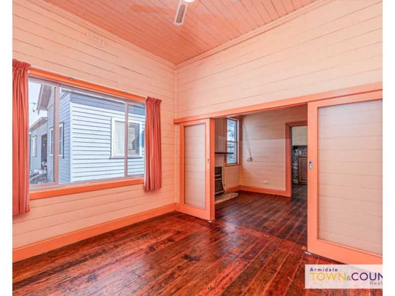9A Crescent Street, Armidale NSW 2350