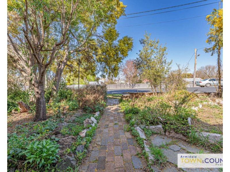 9A Crescent Street, Armidale NSW 2350