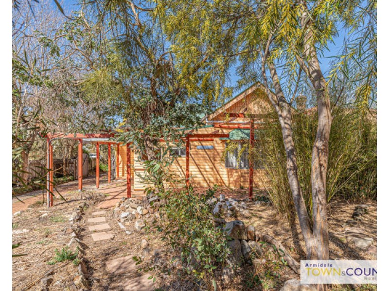 9B Crescent Street, Armidale NSW 2350