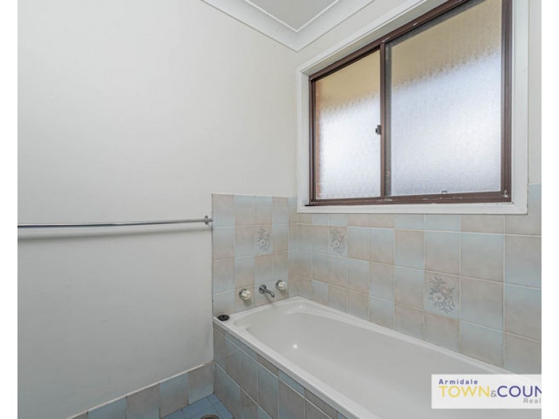 9 Conningdale Crescent, Armidale NSW 2350