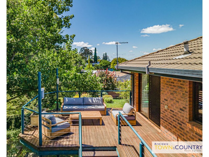 11 Newbury Drive, Armidale NSW 2350