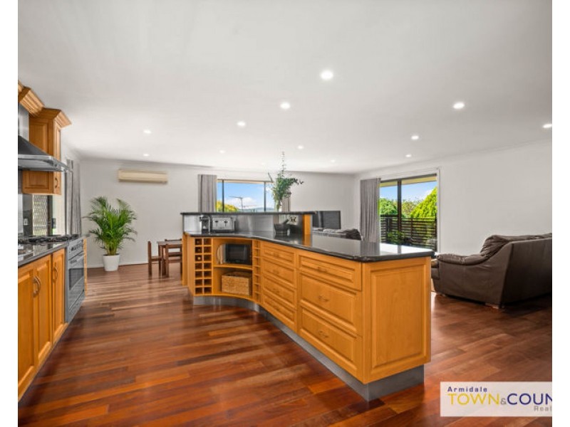 11 Newbury Drive, Armidale NSW 2350