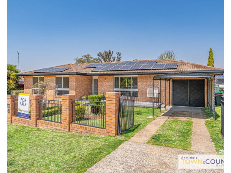 12 Richardson Avenue, Armidale NSW 2350