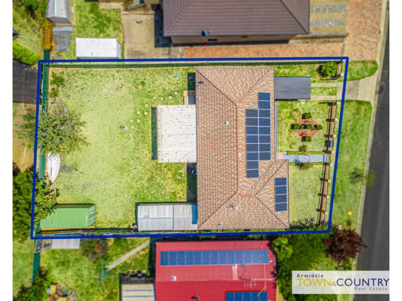 12 Richardson Avenue, Armidale NSW 2350