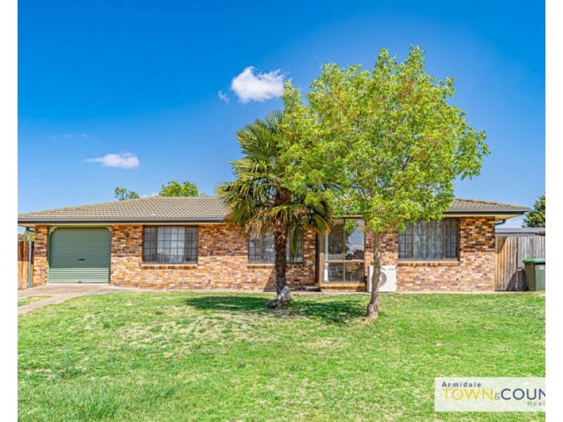 12 Kennedy Street, Armidale NSW 2350
