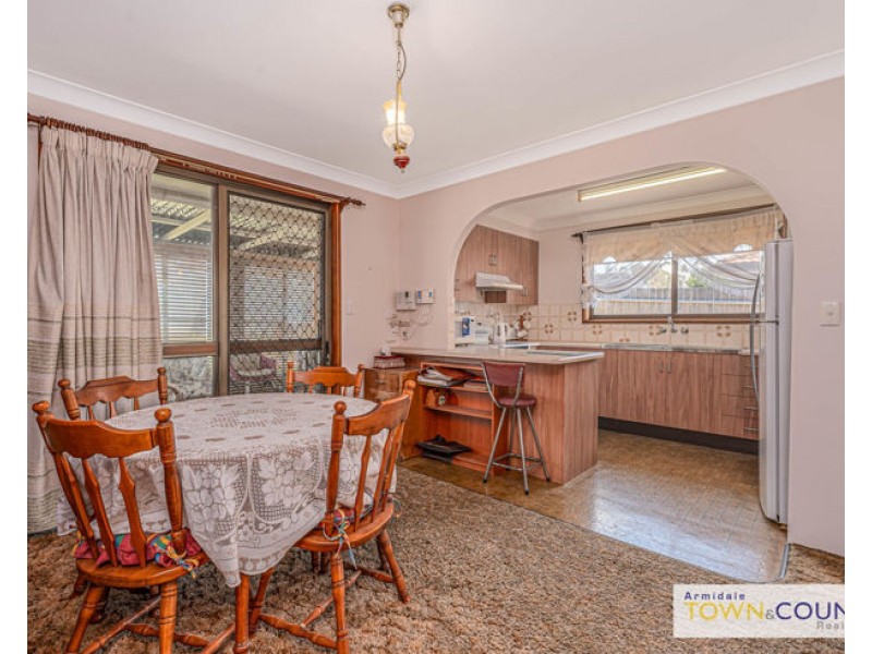 12 Kennedy Street, Armidale NSW 2350