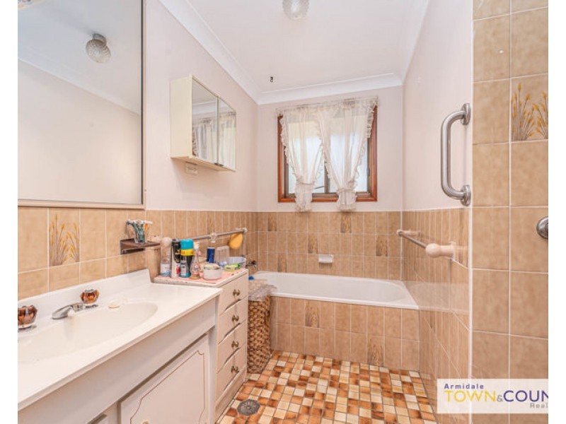 12 Kennedy Street, Armidale NSW 2350