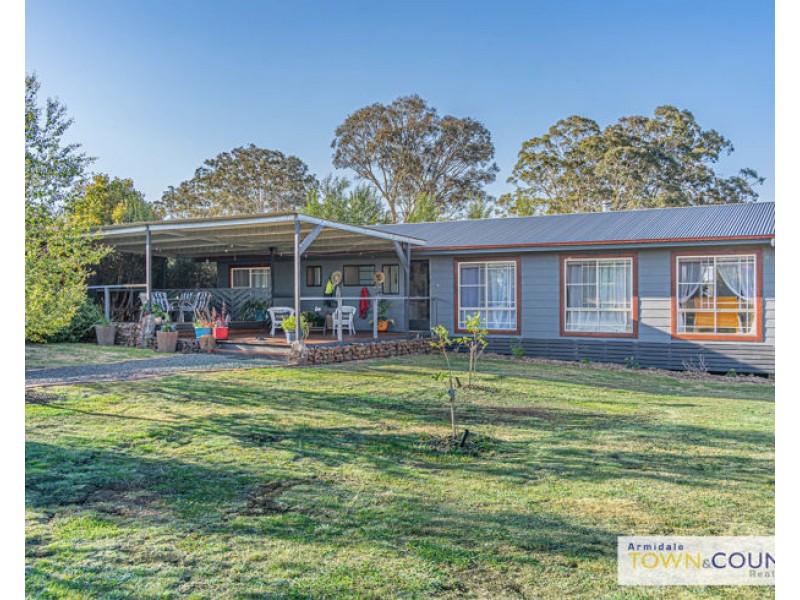 133 Lochaven Road, Armidale NSW 2350
