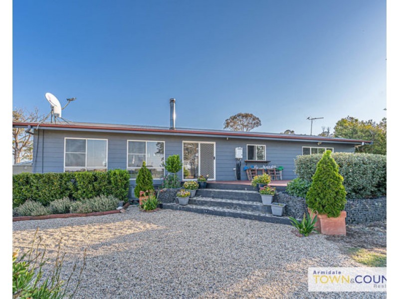 133 Lochaven Road, Armidale NSW 2350